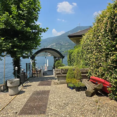 Semesterbostad Le Allegre Comari Di Nesso, Casa E Benessere *