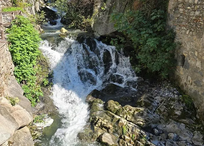 Le Allegre Comari Di Nesso, Casa E Benessere נסו