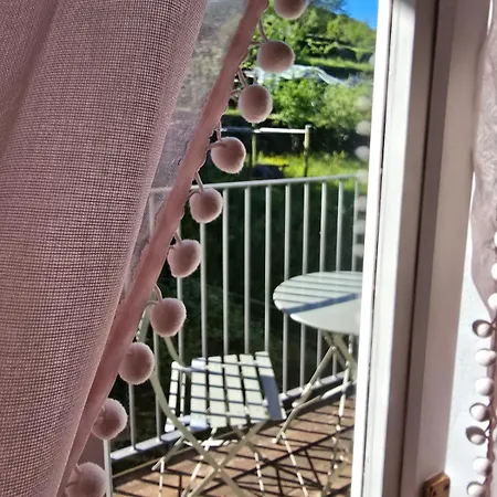 Le Allegre Comari Di Nesso, Casa E Benessere Holiday home Nesso