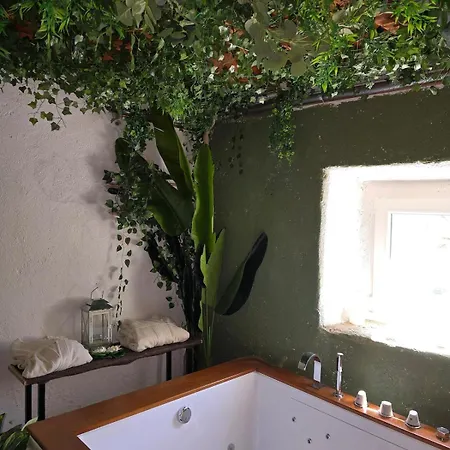 Le Allegre Comari Di Nesso, Casa E Benessere Holiday home *